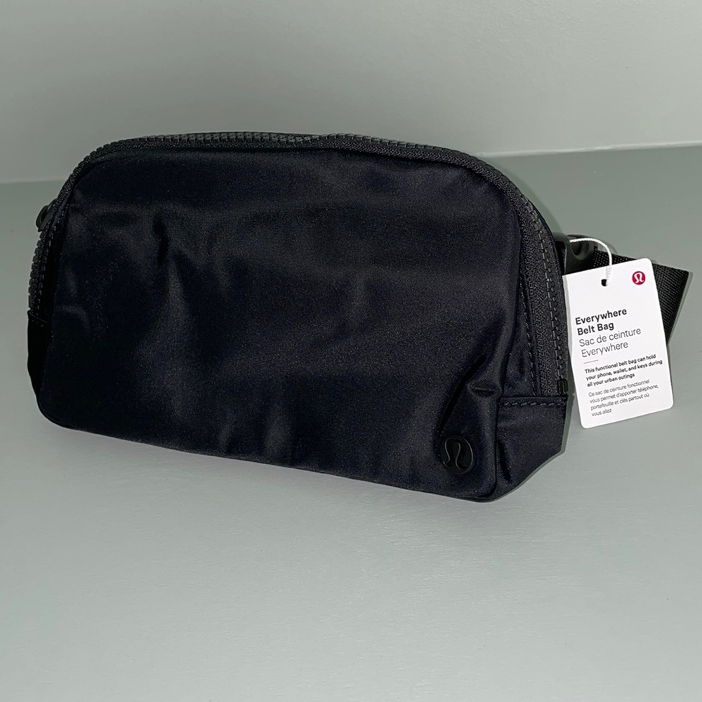 Lululemon Everywhere Belt Bag